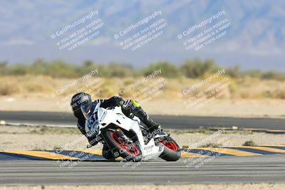 media/Nov-17-2024-CVMA (Sun) [[1fec520723]]/Race 8-Formulw LW Twins SHOOTOUT/